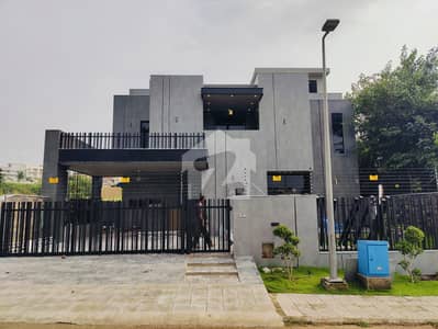 Elite Property Prime Location Near To Park , Mosque, Commercial