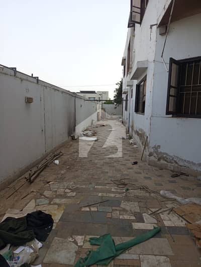 1000 Yards Bungalow Available For Sale In Dha Phase 8 Prime Location