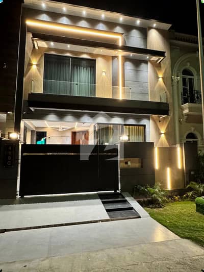 5 MARLA ELEGANT AND FULLY FURNISHED SUPER HOT LOCATED BUNGALOW IS AVAILABLE IN DHA, LAHORE.
