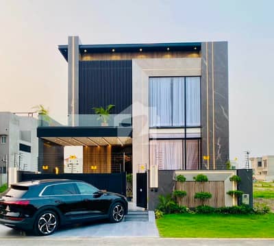 5 MARLA BRAND NEW ULTRA MODERN HOUSE FOR SALE NEAR TO PARK