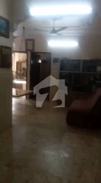 Prime Location Garden West Flat Sized 1000 Square Feet