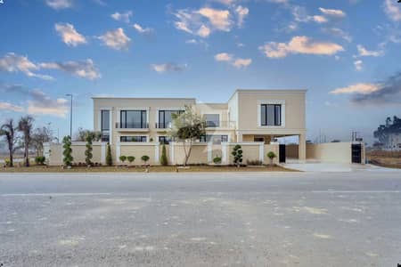 2 KANAL ELEGANT AND SUPER HOT LOCATED BUNGALOW IS AVAILABLE IN THE BEST BLOCK OF DHA LAHORE