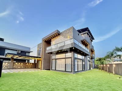 32 Marla Luxury Designer House | 5 Spacious Beds | 25kW Solar | Huge Lawn | Prime Location Bahria Town