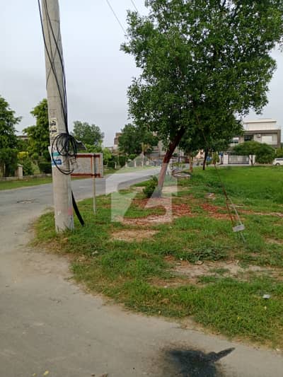 CORNER PLOT FOR SALE /TIP 18 MARLA CORNER PLOT FOR SALE/LAHORE PROPERTY FOR SALE