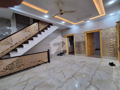 بحریہ انکلیو بحریہ ٹاؤن,اسلام آباد میں 5 کمروں کا 8 مرلہ مکان 1.75 لاکھ میں کرایہ پر دستیاب ہے۔
