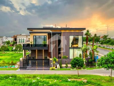ڈی ایچ اے فیز 7 - بلاک آر ڈی ایچ اے فیز 7,ڈی ایچ اے ڈیفینس,لاہور میں 5 کمروں کا 1 کنال مکان 8.1 کروڑ میں برائے فروخت۔