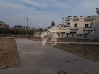 4.5 Marla Dubble story grey structure complete for sale on ideal location new lalazar near foundation university lane 5