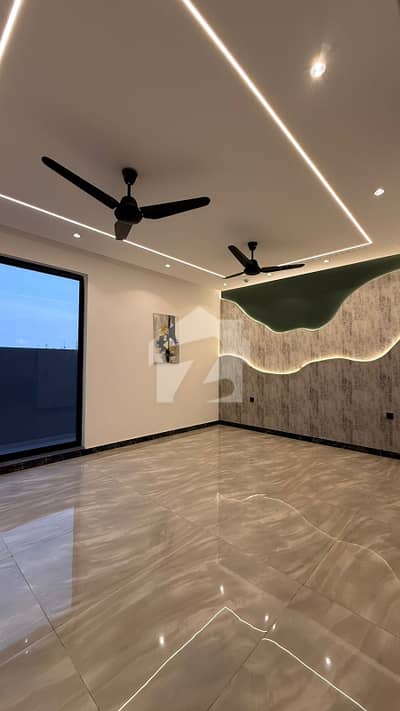 Magnificent 1 Kanal Residence Luxury, Elegance & Comfort Combined