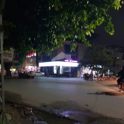 چکلالہ سکیم 3 چکلالہ سکیم,راولپنڈی میں 3 کمروں کا 1 کنال زیریں پورشن 1.75 لاکھ میں کرایہ پر دستیاب ہے۔