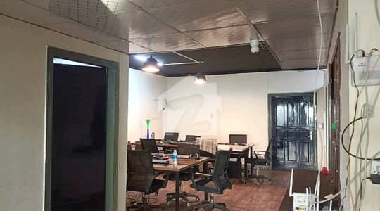 Prime Location Siddique Trade Center 1219 Square Feet Flat Up For rent
