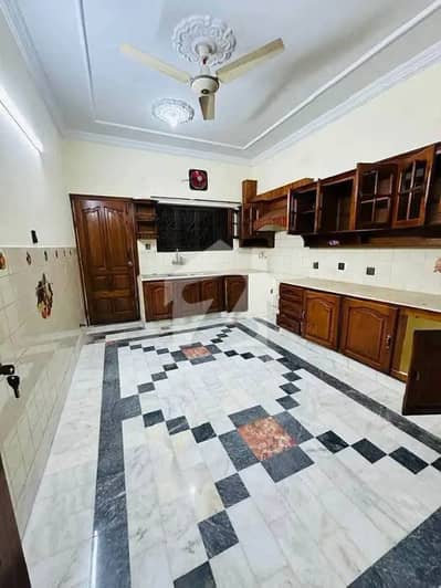 Beautiful Ground Portion Available for Rent