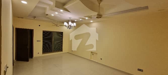 ای ۔ 11 اسلام آباد میں 5 کمروں کا 6 مرلہ مکان 2.0 لاکھ میں کرایہ پر دستیاب ہے۔