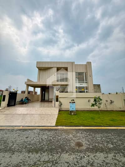 DHA Phase 7 Block U Very Pretty House DHA Phase 7 Block U Very Pretty House
