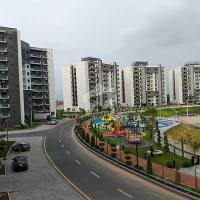 10 MARLA 3 BEDROOM APARTMENT AVAILABLE FOR RENT