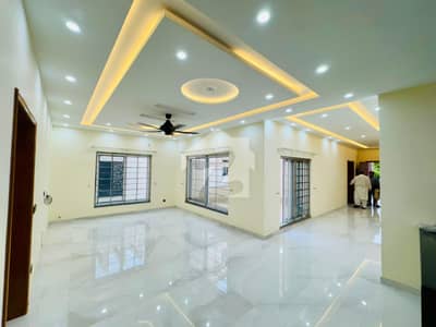 1 Kanal Brand New Upper Portion Avaliable For Rent In Lake City
