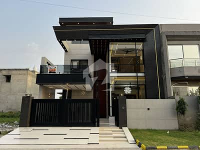 10 Marla Ultra Modern House For Sale In LDA Avenue 1 Prime Location