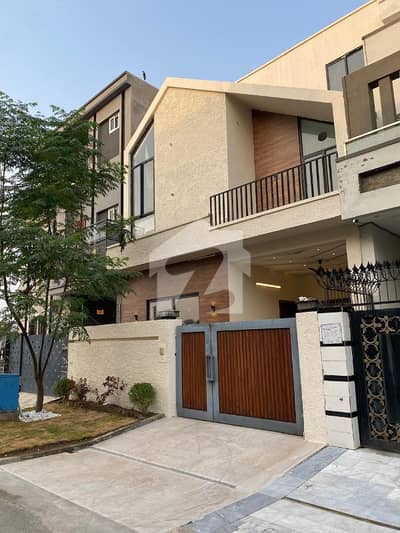 سٹی ہاؤسنگ سوسائٹی گوجرانوالہ میں 4 کمروں کا 5 مرلہ مکان 1.53 کروڑ میں برائے فروخت۔ سٹی ہاؤسنگ سوسائٹی گوجرانوالہ میں 4 کمروں کا 5 مرلہ مکان 1.53 کروڑ میں برائے فروخت۔