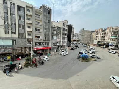 بحریہ ٹاؤن ۔ سوِک سینٹر بحریہ ٹاؤن فیز 4,بحریہ ٹاؤن راولپنڈی,راولپنڈی میں 2 کمروں کا 4 مرلہ فلیٹ 80.0 لاکھ میں برائے فروخت۔