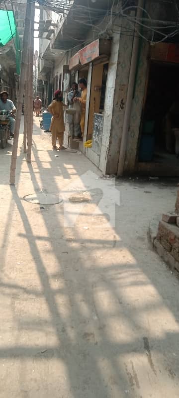 چونگی امر سدھو لاہور میں 3 کمروں کا 4 مرلہ عمارت 1.3 کروڑ میں برائے فروخت۔ چونگی امر سدھو لاہور میں 3 کمروں کا 4 مرلہ عمارت 1.3 کروڑ میں برائے فروخت۔