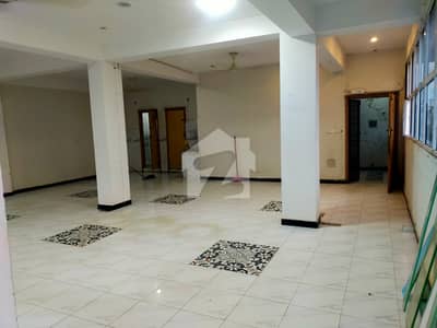 سیٹیلائیٹ ٹاؤن راولپنڈی میں 4 مرلہ Studio دفتر 1.5 لاکھ میں کرایہ پر دستیاب ہے۔