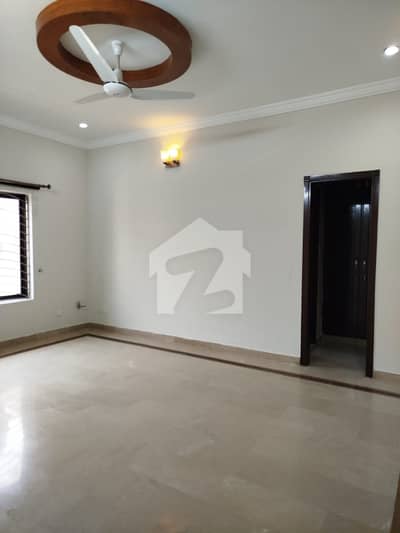 ای ۔ 11 اسلام آباد میں 3 کمروں کا 1 کنال زیریں پورشن 2.1 لاکھ میں کرایہ پر دستیاب ہے۔ ای ۔ 11 اسلام آباد میں 3 کمروں کا 1 کنال زیریں پورشن 2.1 لاکھ میں کرایہ پر دستیاب ہے۔
