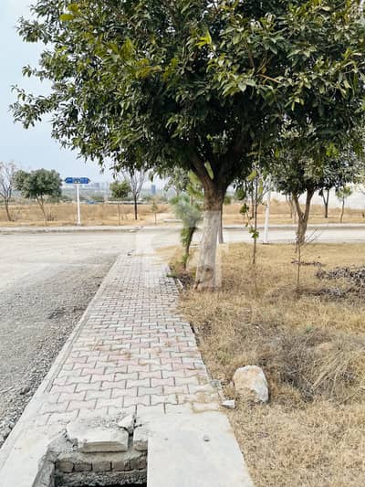 Gulberg Green Block A 05Kanal developed Possession Farmhouse Plot Available for sale Gulberg Green Block A 05Kanal developed Possession Farmhouse Plot Available for sale