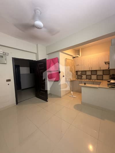 1 bed non-furnished apartment available for rent in diamond mall, gulberg greens