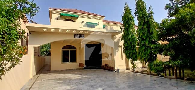 بش ایگزیکٹو ولاز ملتان میں 6 کمروں کا 1 کنال مکان 6.25 کروڑ میں برائے فروخت۔ بش ایگزیکٹو ولاز ملتان میں 6 کمروں کا 1 کنال مکان 6.25 کروڑ میں برائے فروخت۔