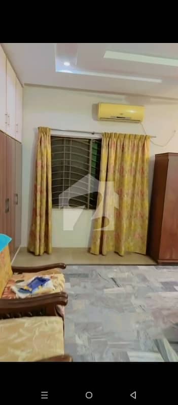 پی سی ایس آئی آر سٹاف کالونی لاہور میں 3 کمروں کا 1 کنال بالائی پورشن 1.15 لاکھ میں کرایہ پر دستیاب ہے۔