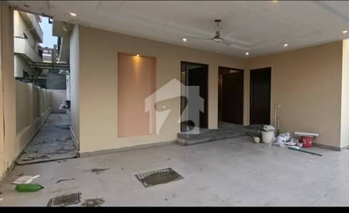 1000 SQ YARDS SINGLE STORY RENT 5 LAC