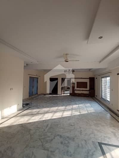 1 Kanal Upper Portion Available For Rent In Main Cantt.