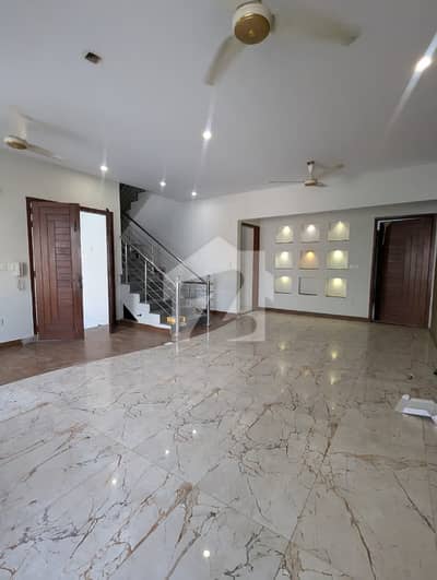 Banglow Available For Rent Banglow Available For Rent