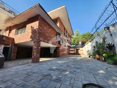 ایف ۔ 6 اسلام آباد میں 6 کمروں کا 4 کنال مکان 9.95 لاکھ میں کرایہ پر دستیاب ہے۔