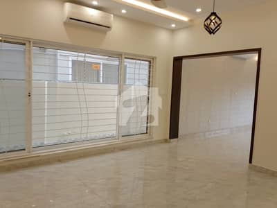 1 Kanal Brand new House is available for Rent