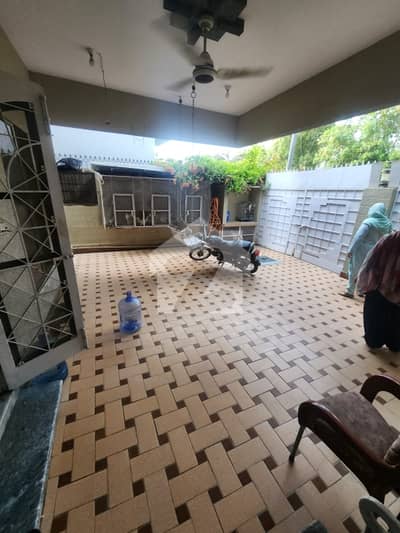 Excellent Condition 300 Yards Independent Bungalow For Sale Dha Phase 4 Near Masjid