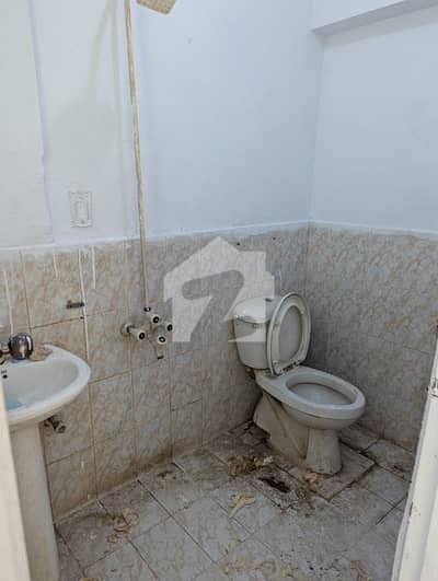 Well Maintained 2 Bed D/D With Attached Bathrooms East Open Flat 5th Floor With Lift Demand 1 Crore 20 Lacs