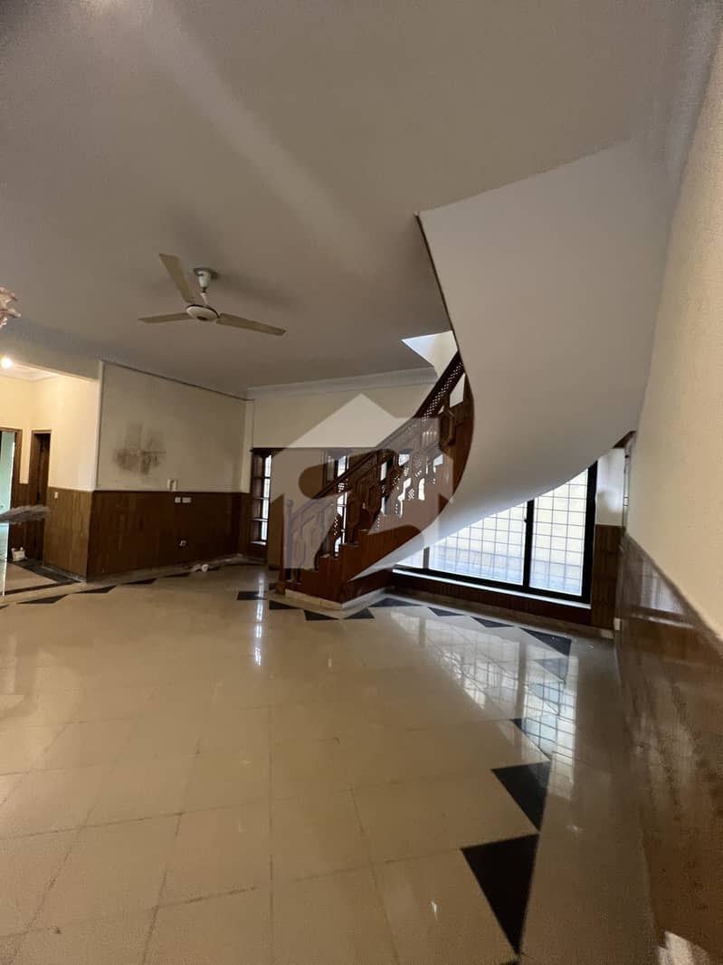 Beautiful house for rent in f-11/4 Beautiful house for rent in f-11/4