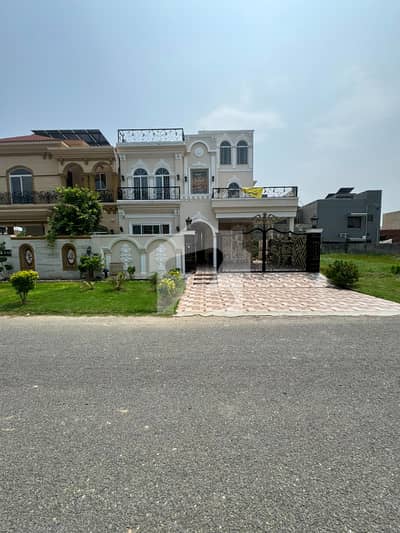 10 Marla Brand New Dream House With Basement Near To Park Near To Commercial Area Available For Sale