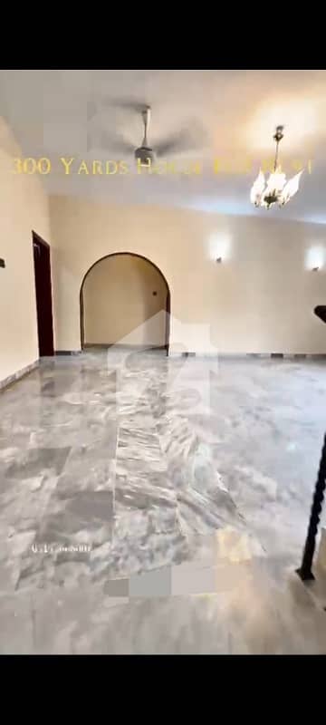 300yards Beautiful Fully Renovated Outclass Bungalow Fpr Rent Ideal For 2 Families