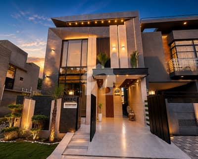 05 MARLA ULTRA MODREN HOUSE FOR SALE NEAR TO PARK DIRECT APPROACH TO MIAN ROAD DESIGNER HOUSE