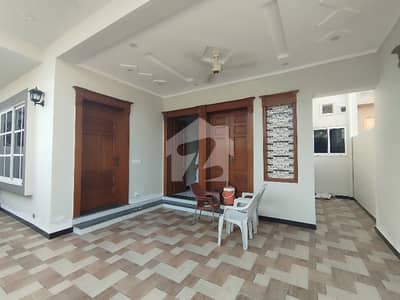 30x60 Ground Portion For Rent In G-13