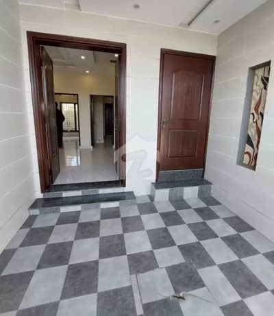 10 Marla Lower Portion Available For Rent 10 Marla Lower Portion Available For Rent
