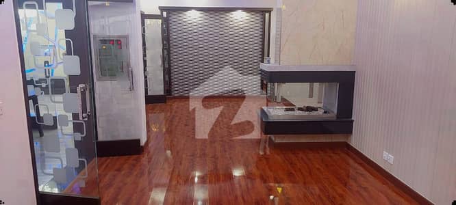 10 MARLA ELEGANT AND FULLY MAINTAINED LIKE BRAND NEW HOUSE IS AVAILABLE FOR RENT IN THE BEST BLOCK OF DHA LAHORE.