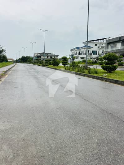 A Kanal Plot For Sale In Park Enclave, Islamabad