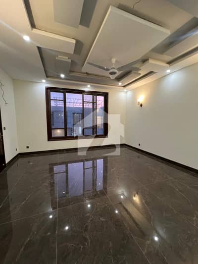 Portion Available For Rent ph 7