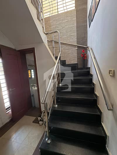 Shaheen Block Like New 10 Marla House For Rent