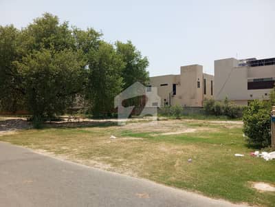 ڈی ایچ اے فیز 8 - بلاک وی ڈی ایچ اے فیز 8,ڈی ایچ اے ڈیفینس,لاہور میں 1 کنال رہائشی پلاٹ 5.65 کروڑ میں برائے فروخت۔ ڈی ایچ اے فیز 8 - بلاک وی ڈی ایچ اے فیز 8,ڈی ایچ اے ڈیفینس,لاہور میں 1 کنال رہائشی پلاٹ 5.65 کروڑ میں برائے فروخت۔