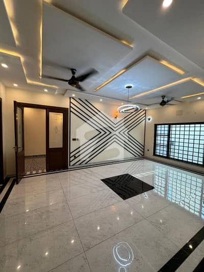 1 Kanal Slightly Used House for Sale Hussain Block, Sector C, Bahria Town Lahore