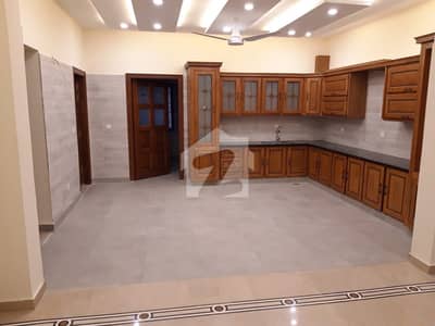 ایف ۔ 10 اسلام آباد میں 5 کمروں کا 1 کنال مکان 5.0 لاکھ میں کرایہ پر دستیاب ہے۔