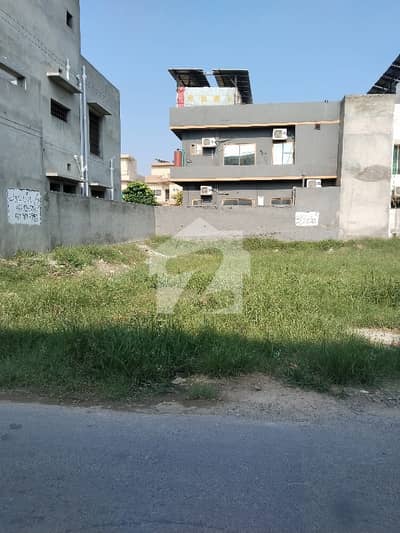 5 Marla Plot For Sale In Eden Residancia Society College Road Lahore